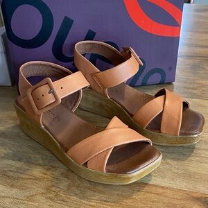 Bueno Women's Tan Wedge Sandals Size 36 NIB